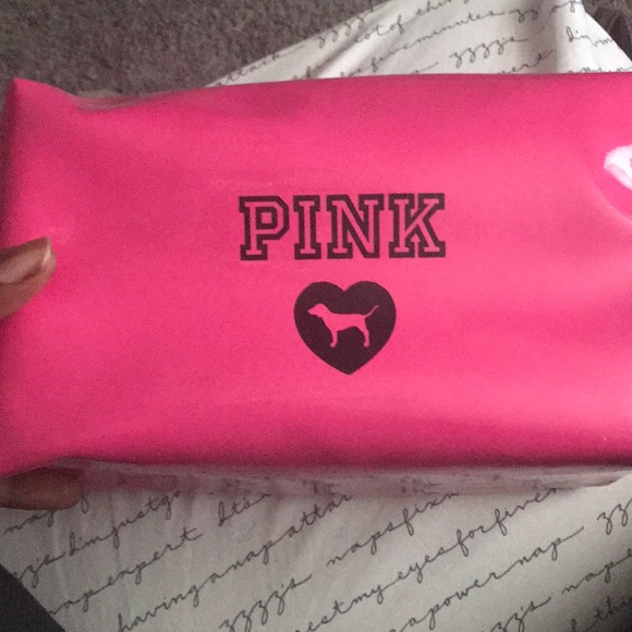 Toiletrie Bag - Picture 3 of 6